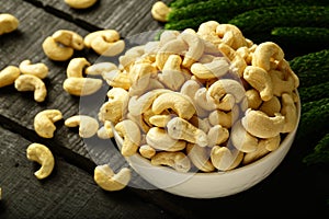 Organic snacks- roasted cashew nuts and raisins