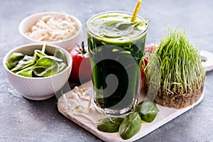 Organic Wheat Grass Spinach and sprout detox drink