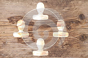 Organigram with heads