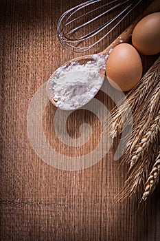 Organized copspace corolla spoon with flour eggs