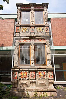 Oriel window