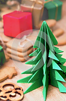 Origami Christmas tree and gingerbread cookies