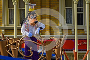 Goofy in Mickey and Minnie`s Surprise Celebration parade at Walt Disney World .