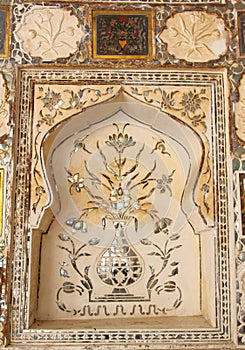 Ornament at the Amber Fort wall.