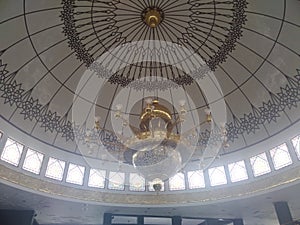 Ornament white lamp artistik