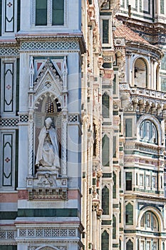 Ornate wall at Cattedrale di Santa Maria del Fiore