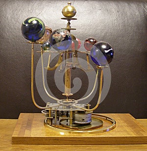 Orrery Steampunk Art Clock With 8 Planets & Sun