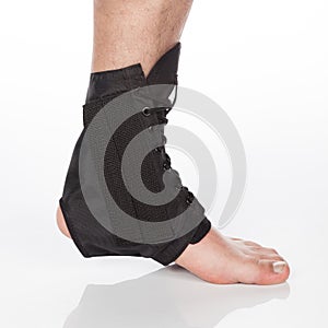 Orthopedic ankle brace