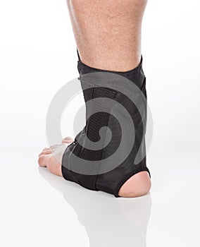 Orthopedic ankle brace