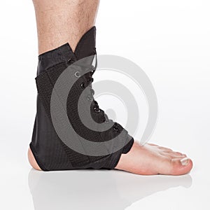 Orthopedic ankle brace