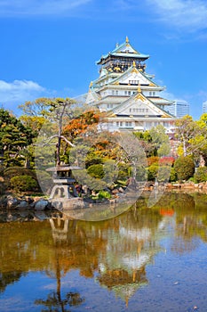 Osaka Castle during full bloom cherry blossom