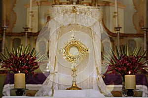 Ostensorial adoration in the catholic church - Holy Week