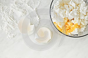 Ð¡ottage cheese with eggs in the blender.