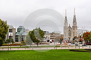 Major's Hill Park in Ottawa with National Gallery of Canada and Notre-Dame Cathedral Basilica in fall season