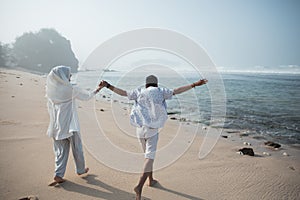 Oung man and woman at the beach