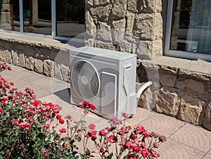 Outdoor air conditioning and heat pump unit