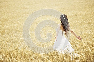 Outdoor Bride smiling