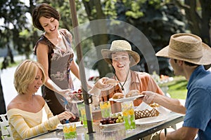 Esterno pranzo amici 