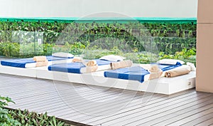 outdoor massage bed