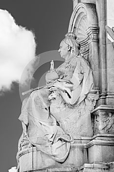 Statue of Queen Victoria in front of Buckingham palace in London, UK