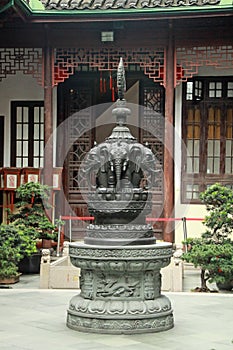 Outside the Jade Buddha Temple