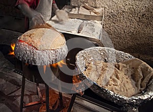Oven and flatbread, Mumbai, India