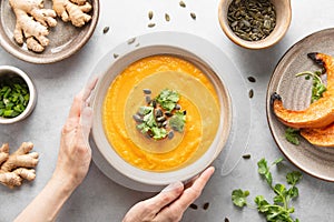 Oven roasted pumpkin and ginger detox soup