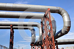 Overground network pipeline of heat