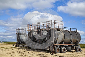 Overhaul of gas wells, Tanks for the preparation of chemicals during the repair of gas wells