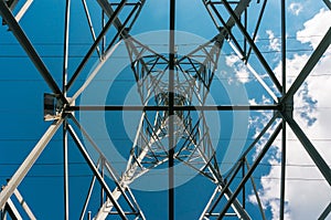 Overhead power lines and transmitter