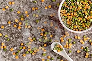 Raw Yellow and Green Split Peas