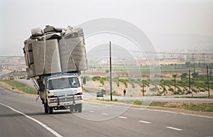 Overloaded lorry in Syria