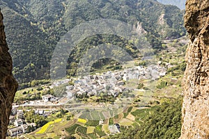 Overlooking the Shanglingyan village