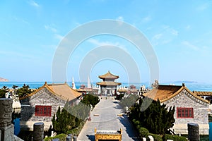 Overlooking the Yuanyuan Shunxin Pavilion