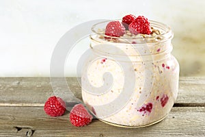 Overnight breakfast oats with raspberries