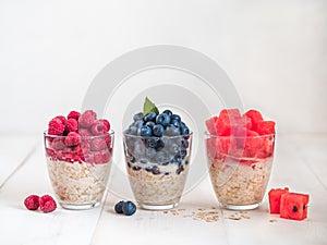 Overnight oats with berries