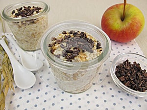 Overnight-Oats with cocoa nibs