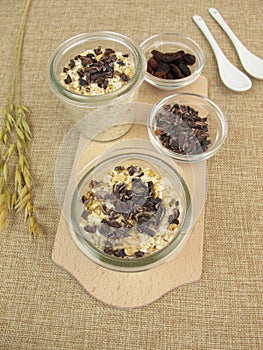 Overnight-Oats with cocoa nibs and sultanas