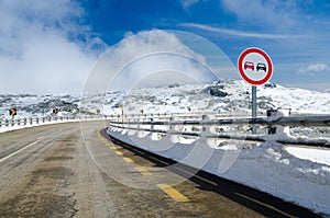 Overtake Forbidden Sign