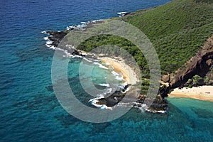 Overview of Maui beach.