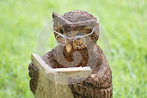 owl wood carvings sculpture with chainsaw