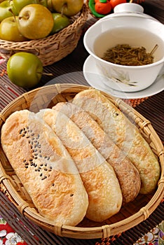 Ox-tongue-shaped pastry