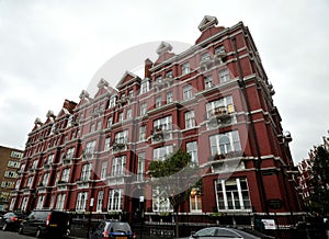 Oxford & Cambridge Mansions are formed of well proportioned period apartments within one of the best connected areas of London.