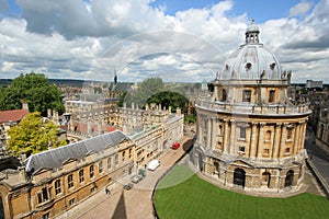 Oxford University, library and college
