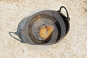 oxidize on cast iron fry pan. corrosion of iron on a pan