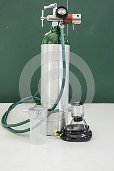 Oxygen cylinder