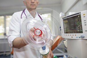 Oxygen mask as part of a ventilator