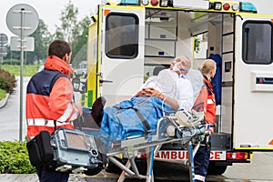 Oxygen mask patient treatment ambulance stretcher