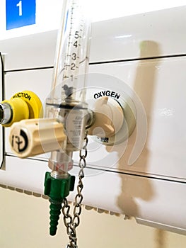 Oxygen measurement regulator device commonly found next to hospital bed to regulate oxygen flow