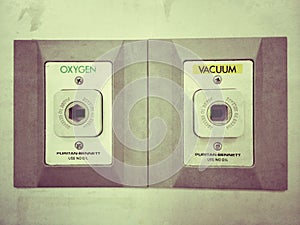 Oxygen and vacuum port